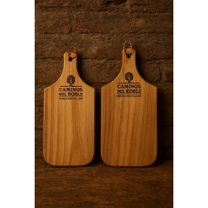 “Tabla de Corte Artesanal en Madera de Pino"